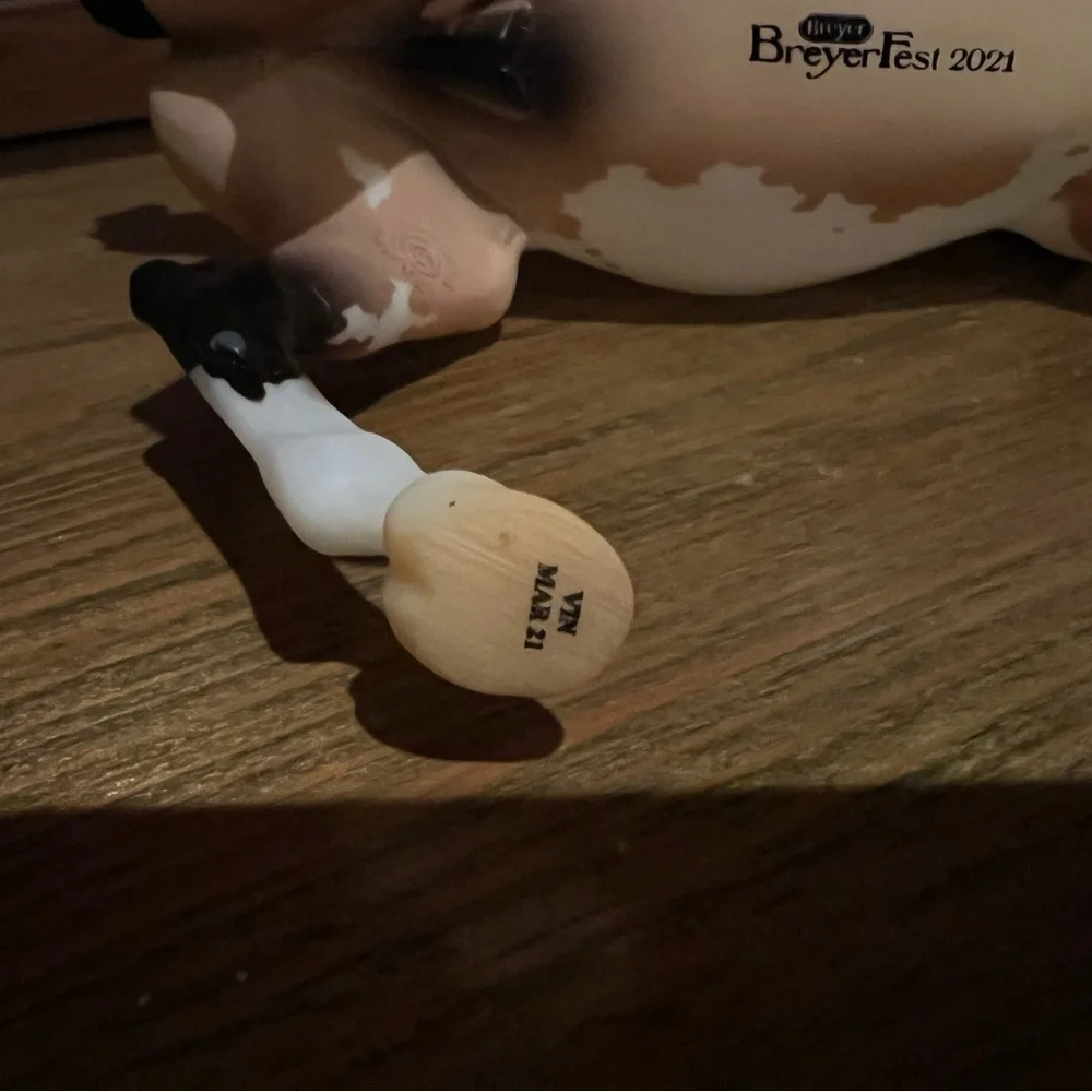 Breyer Reverence+ BreyerFest 2021 Store Special - Picture 6 of 7